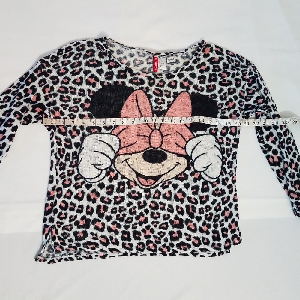 Beautiful Minnie Mouse sweater!! - Picture 6 of 8